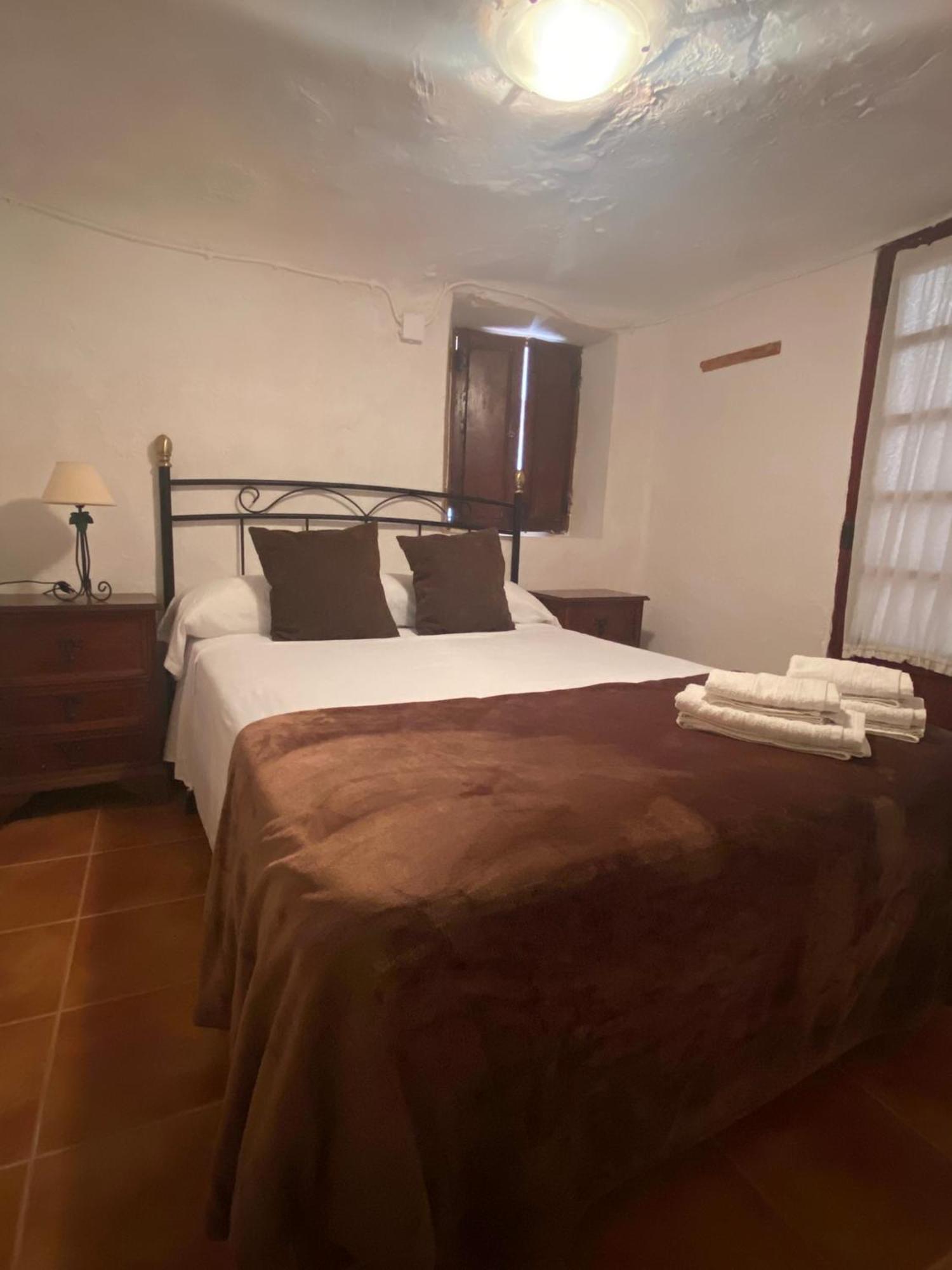 La Cueva Delola Apartment Alcala del Jucar Exterior photo